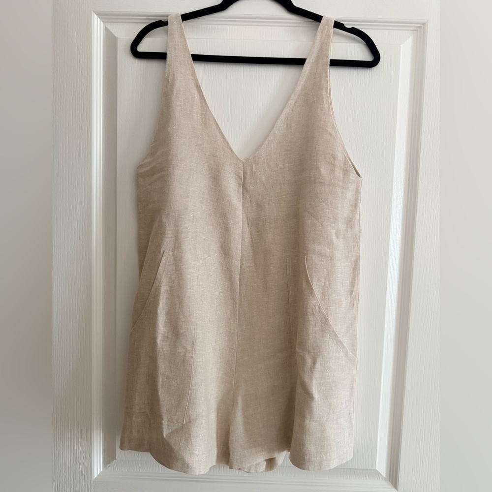 XS - OZMA Simone Linen V-Neck Romper in oatmeal